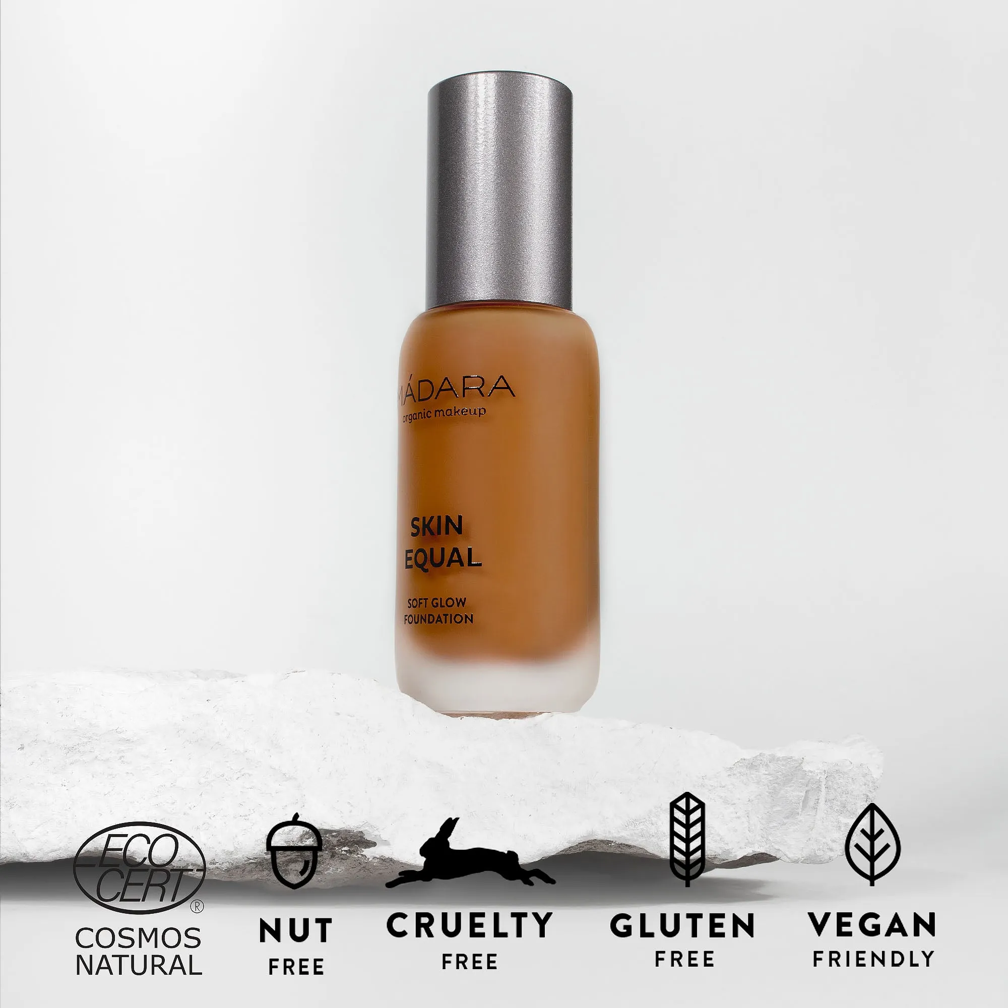 Madara SKIN EQUAL Foundation, #90 CHESTNUT 30ml